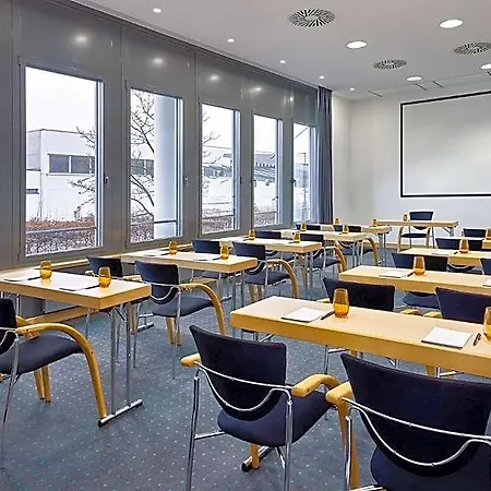 מלון Four Points By Sheraton Munich Messe 4*